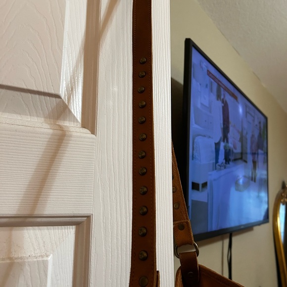 Tan ,Fringed ,Crossbody Bag ,Leather Material .New - Picture 8 of 9